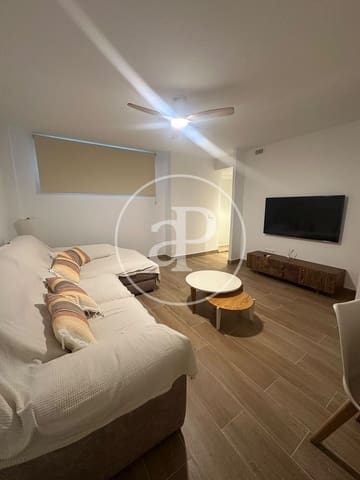 3 soveværelse Lejlighed til leje i Alicante by med swimmingpool - € 1.200 (Ref: 9942601)