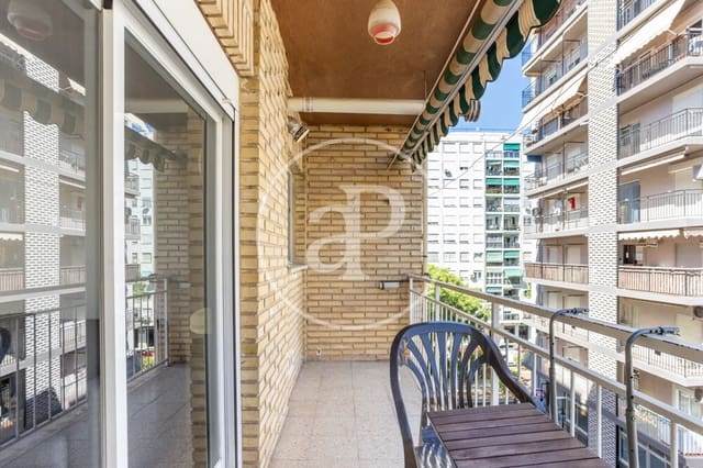 3 soveværelse Lejlighed til leje i Ciutat Jardi, Valencia by - € 1.500 (Ref: 9945788)