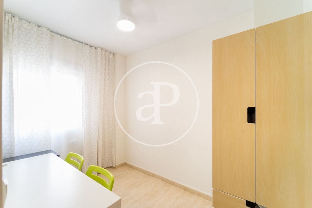 4 bedroom Apartment for sale in Alicante / Alacant city - € 259,000 (Ref: 9945791)