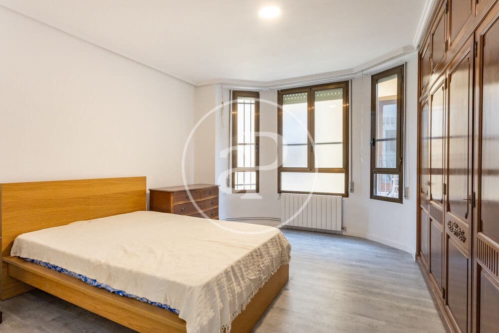 4 soveværelse Lejlighed til leje i Valencia by - € 2.100 (Ref: 9949861)