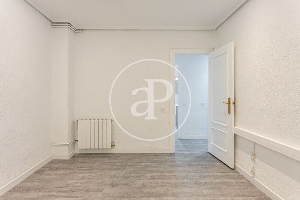 4 soveværelse Lejlighed til leje i Valencia by - € 2.100 (Ref: 9949861)