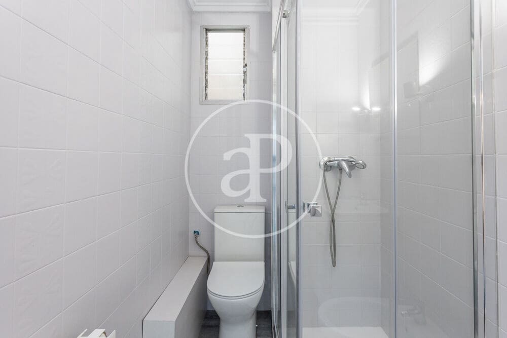 4 soveværelse Lejlighed til leje i Valencia by - € 2.100 (Ref: 9949861)