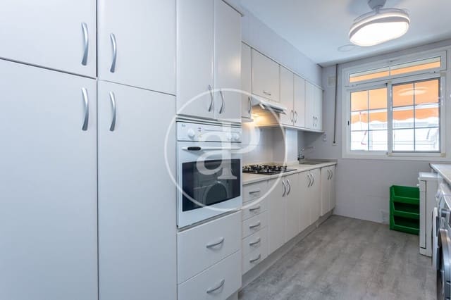 4 sovrum Lägenhet att hyra i El Mercat, Valencia stad - 2 100 € (Ref: 9949861)