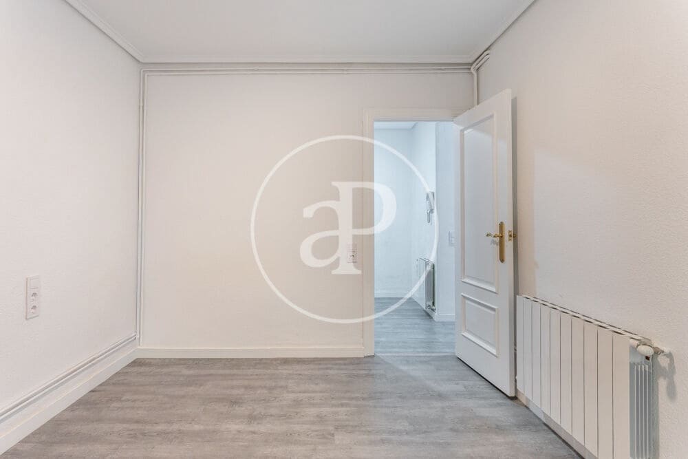 4 soveværelse Lejlighed til leje i Valencia by - € 2.100 (Ref: 9949861)