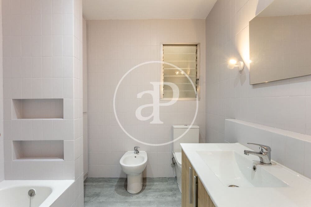 4 soveværelse Lejlighed til leje i Valencia by - € 2.100 (Ref: 9949861)