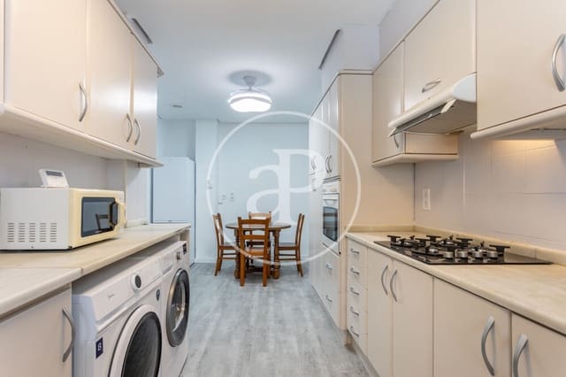 4 sovrum Lägenhet att hyra i El Mercat, Valencia stad - 2 100 € (Ref: 9949861)