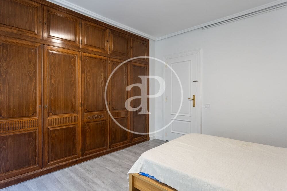 4 soveværelse Lejlighed til leje i Valencia by - € 2.100 (Ref: 9949861)