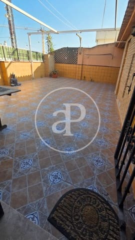 3 makuuhuone Kattohuoneisto myytävänä paikassa Picassent mukana uima-altaan - 269 000 € (Ref: 9949864)