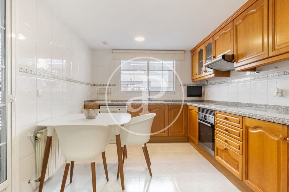 2 soveværelse Penthouse til leje i Betera med swimmingpool garage - € 2.500 (Ref: 9949865)