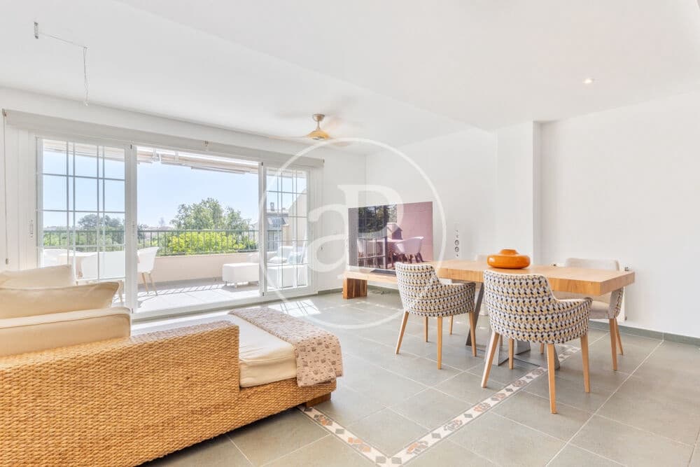 2 soveværelse Penthouse til leje i Betera med swimmingpool garage - € 2.500 (Ref: 9949865)
