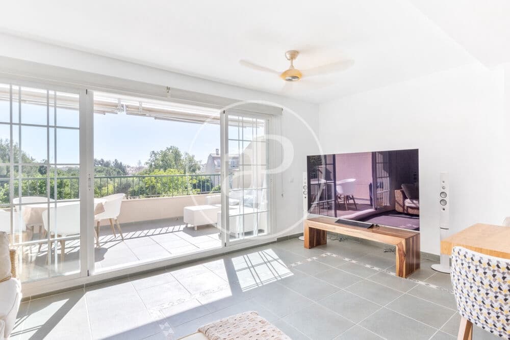 2 soveværelse Penthouse til leje i Betera med swimmingpool garage - € 2.500 (Ref: 9949865)
