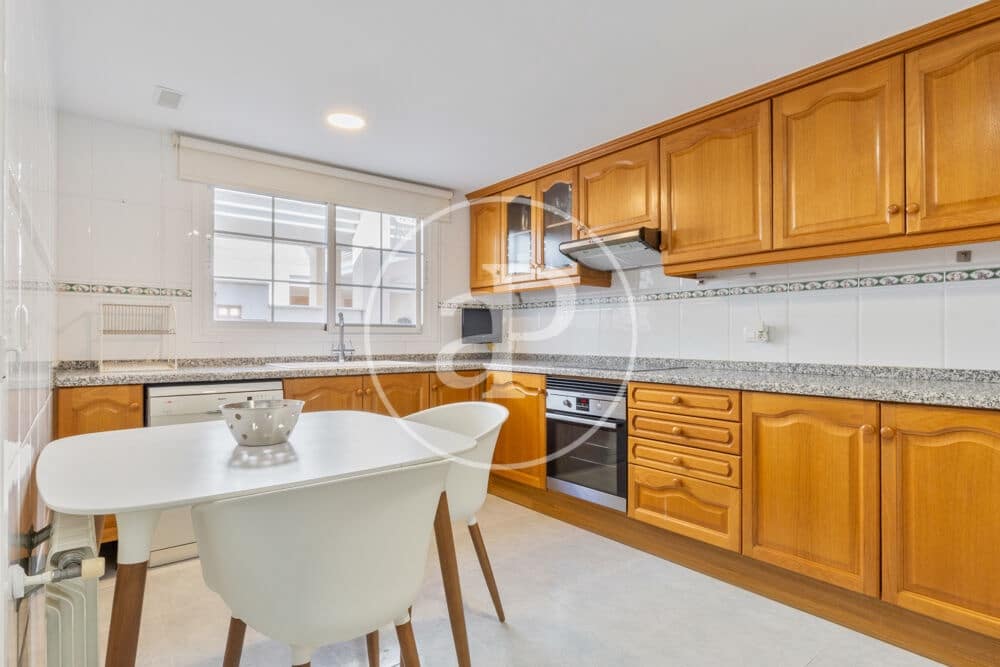 2 soveværelse Penthouse til leje i Betera med swimmingpool garage - € 2.500 (Ref: 9949865)