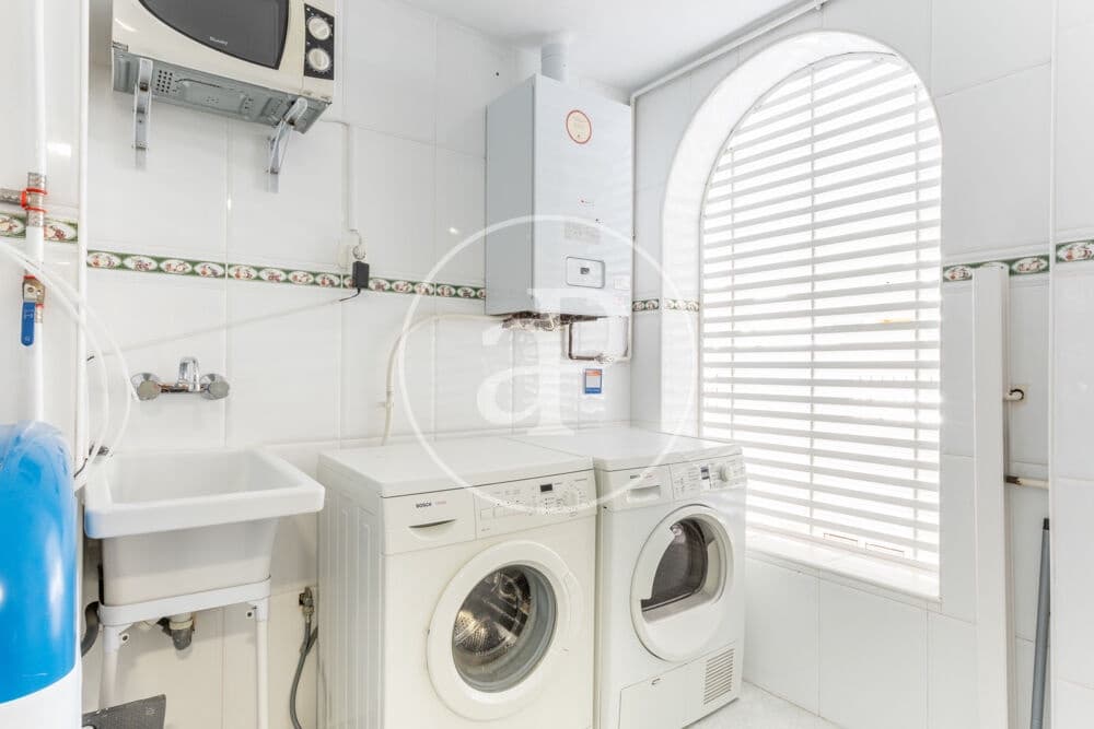 2 soveværelse Penthouse til leje i Betera med swimmingpool garage - € 2.500 (Ref: 9949865)