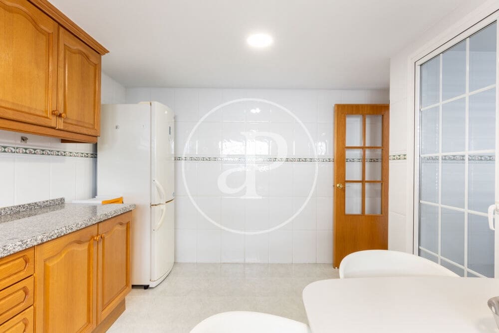 2 soveværelse Penthouse til leje i Betera med swimmingpool garage - € 2.500 (Ref: 9949865)