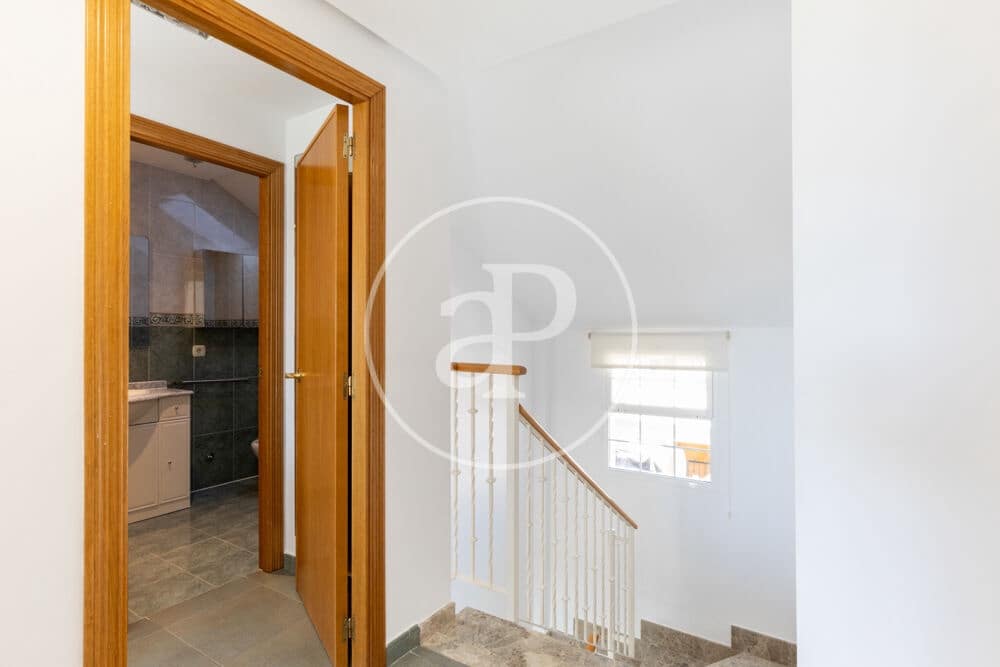 2 soveværelse Penthouse til leje i Betera med swimmingpool garage - € 2.500 (Ref: 9949865)