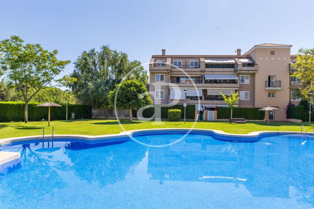2 soveværelse Penthouse til leje i Betera med swimmingpool garage - € 2.500 (Ref: 9949865)