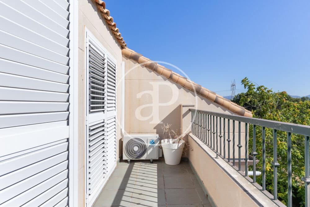 2 soveværelse Penthouse til leje i Betera med swimmingpool garage - € 2.500 (Ref: 9949865)