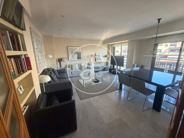 3 soveværelse Lejlighed til leje i Mestalla, Valencia by med garage - € 2.600 (Ref: 9949877)