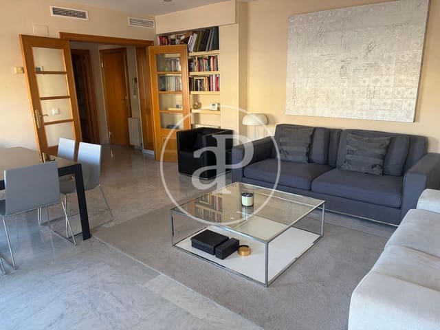 3 soveværelse Lejlighed til leje i Mestalla, Valencia by med garage - € 2.600 (Ref: 9949877)