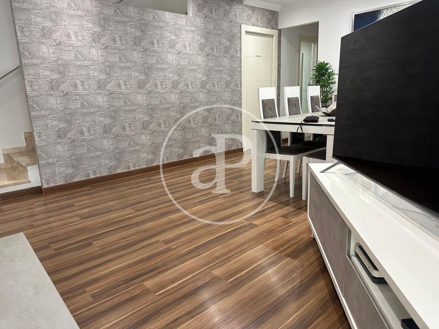3 quarto Apartamento para arrendar em Arenales del Sol com piscina garagem - 1 800 € (Ref: 9952702)