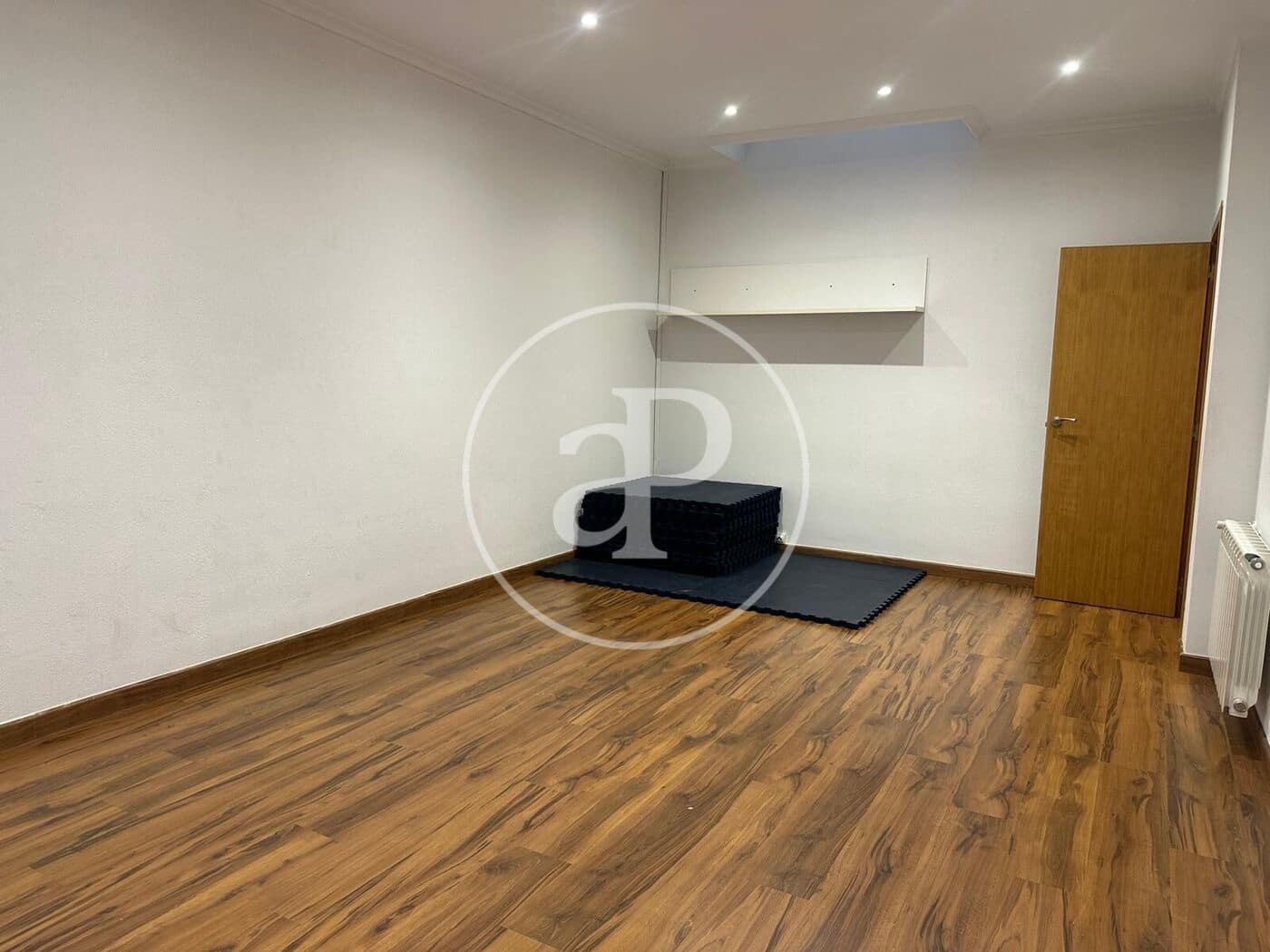 3 quarto Apartamento para arrendar em Arenales del Sol com piscina garagem - 1 800 € (Ref: 9952702)