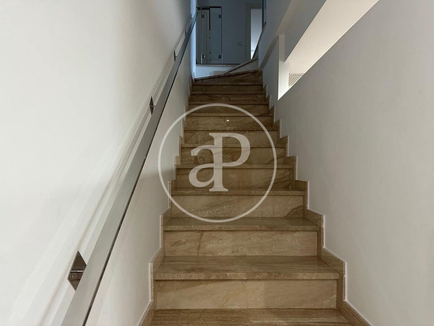 3 quarto Apartamento para arrendar em Arenales del Sol com piscina garagem - 1 800 € (Ref: 9952702)