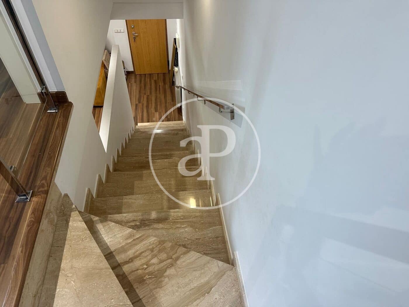 3 quarto Apartamento para arrendar em Arenales del Sol com piscina garagem - 1 800 € (Ref: 9952702)