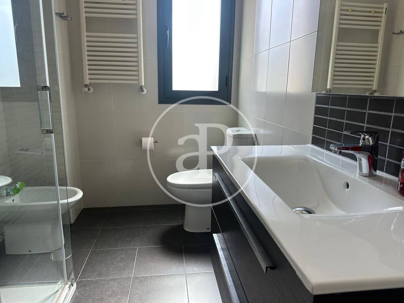 3 quarto Apartamento para arrendar em Arenales del Sol com piscina garagem - 1 800 € (Ref: 9952702)