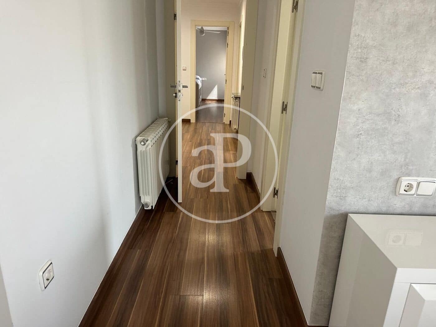 3 quarto Apartamento para arrendar em Arenales del Sol com piscina garagem - 1 800 € (Ref: 9952702)