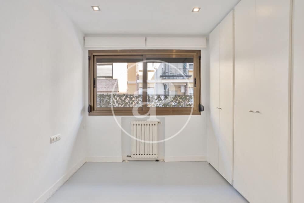 3 bedroom Apartment for rent in Valencia city with garage - € 2,000 (Ref: 9952703)