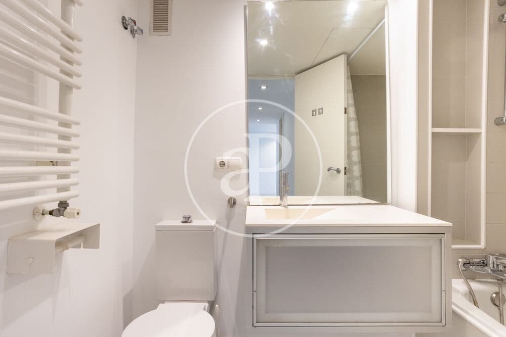 3 bedroom Apartment for rent in Valencia city with garage - € 2,000 (Ref: 9952703)
