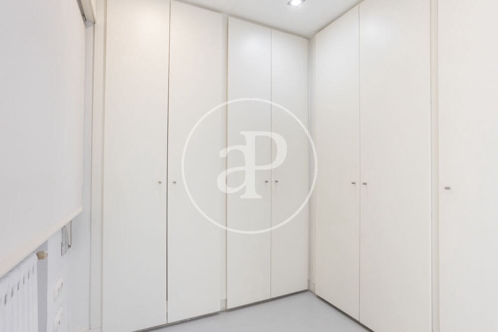 3 bedroom Apartment for rent in Valencia city with garage - € 2,000 (Ref: 9952703)