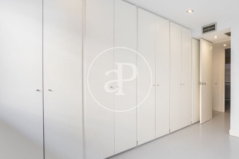 3 bedroom Apartment for rent in Valencia city with garage - € 2,000 (Ref: 9952703)