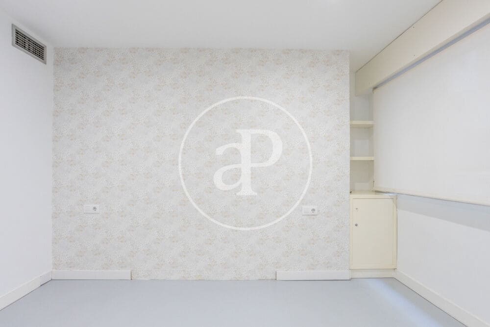 3 bedroom Apartment for rent in Valencia city with garage - € 2,000 (Ref: 9952703)