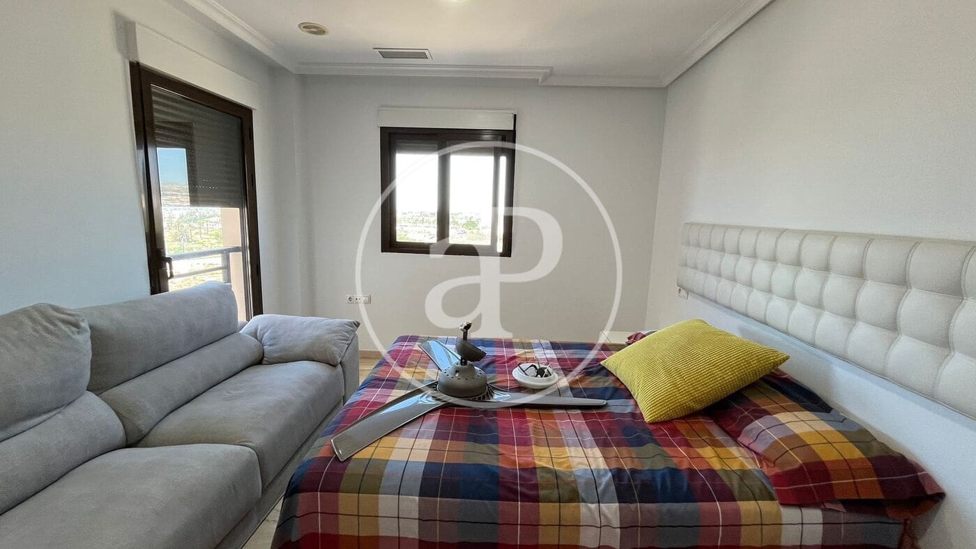 Apartamento de 3 habitaciones en Arenales del Sol en alquiler con piscina - 1.800 € (Ref: 9954293)
