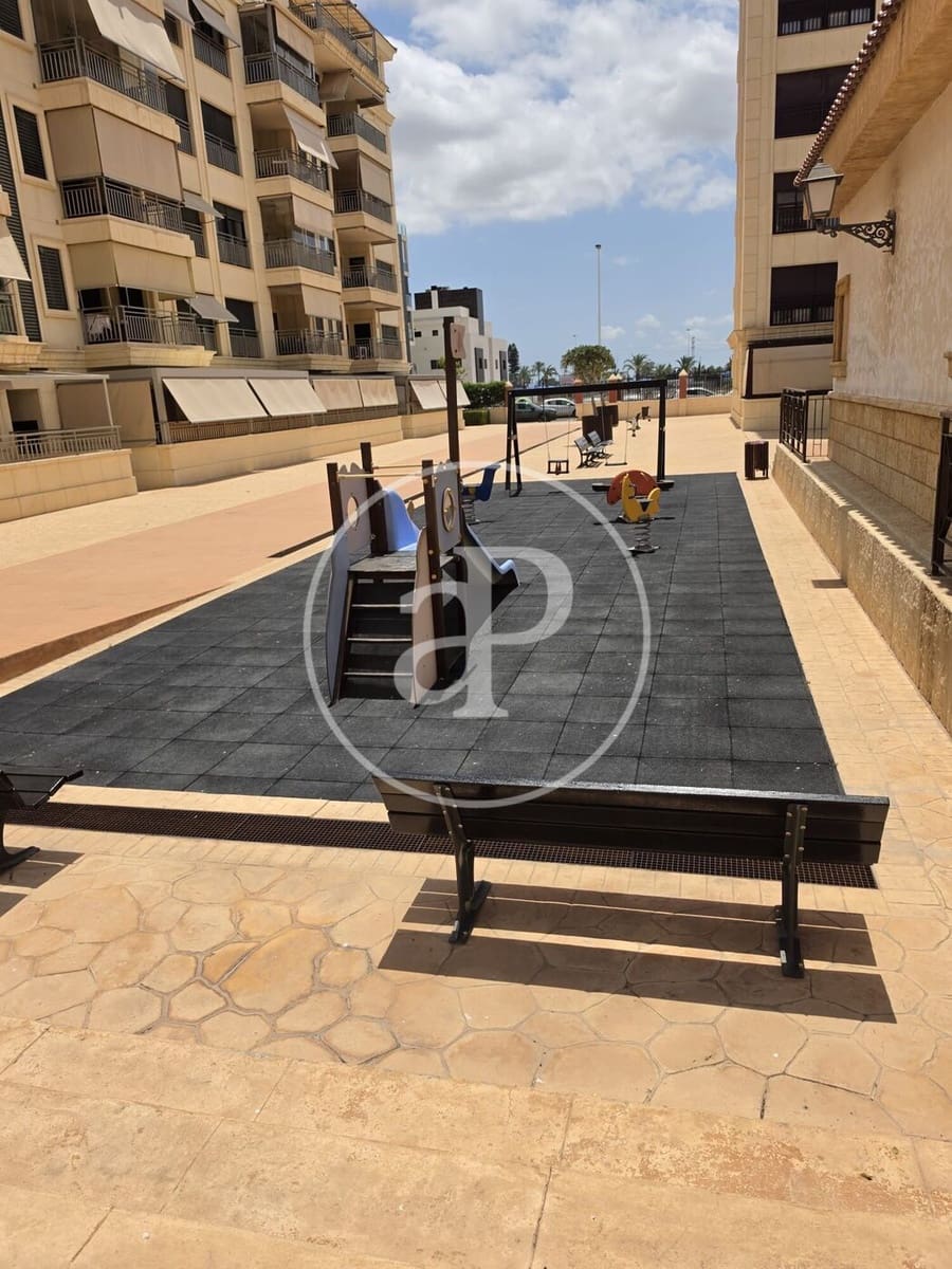 Apartamento de 3 habitaciones en Arenales del Sol en alquiler con piscina - 1.800 € (Ref: 9954293)