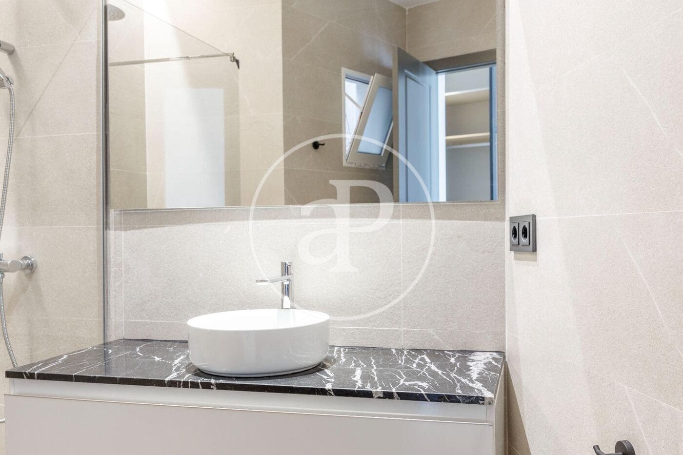3 soveværelse Lejlighed til leje i Valencia by - € 4.000 (Ref: 9954294)