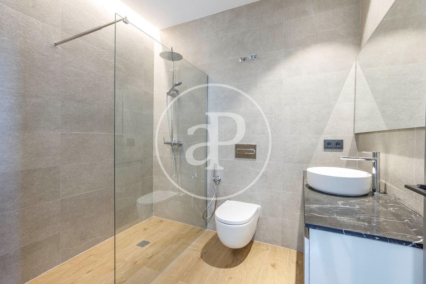 3 soveværelse Lejlighed til leje i Valencia by - € 4.000 (Ref: 9954294)