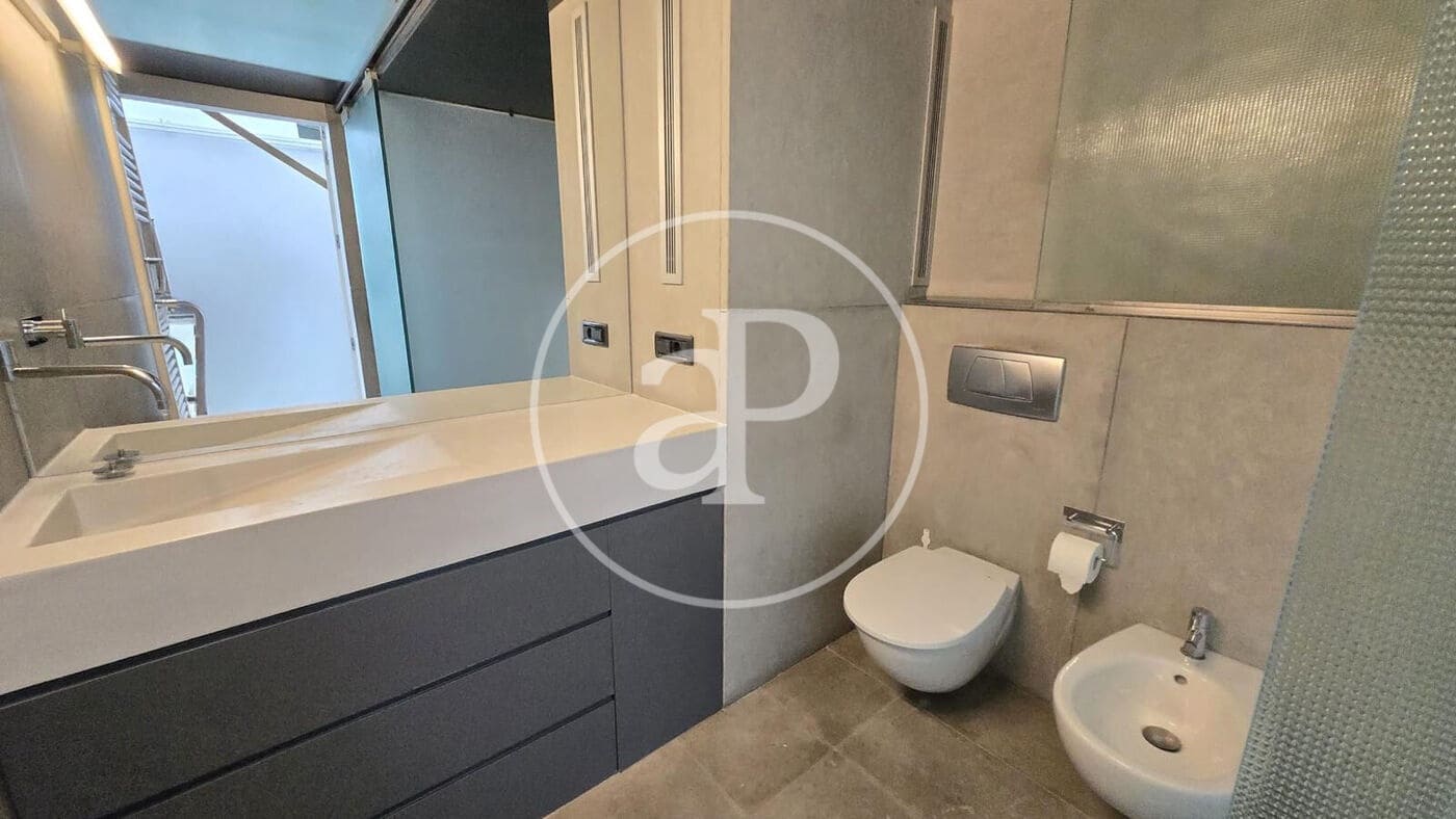 4 makuuhuone Huoneisto vuokrattavana paikassa Valencia kaupunki mukana 
autotalli - 3 300 € (Ref: 9958045)