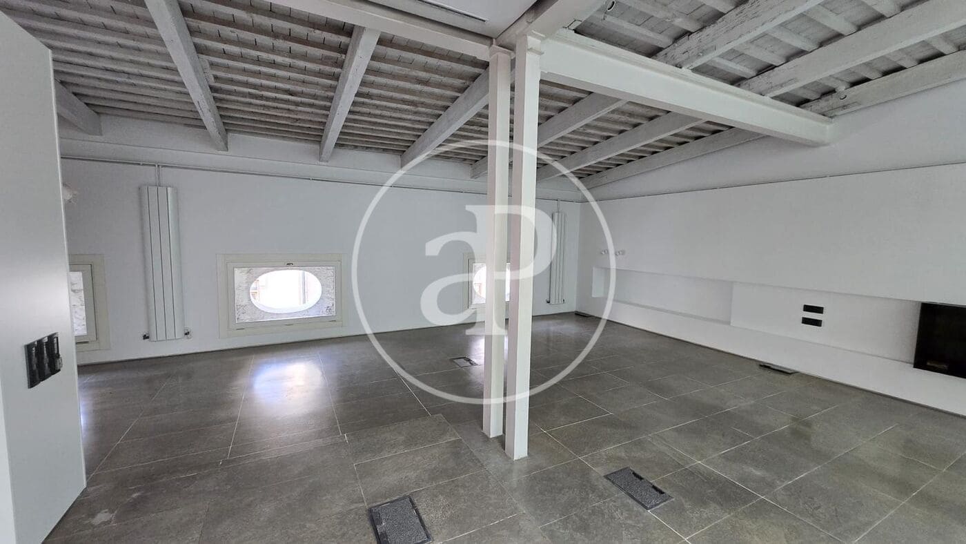4 makuuhuone Huoneisto vuokrattavana paikassa Valencia kaupunki mukana 
autotalli - 3 300 € (Ref: 9958045)