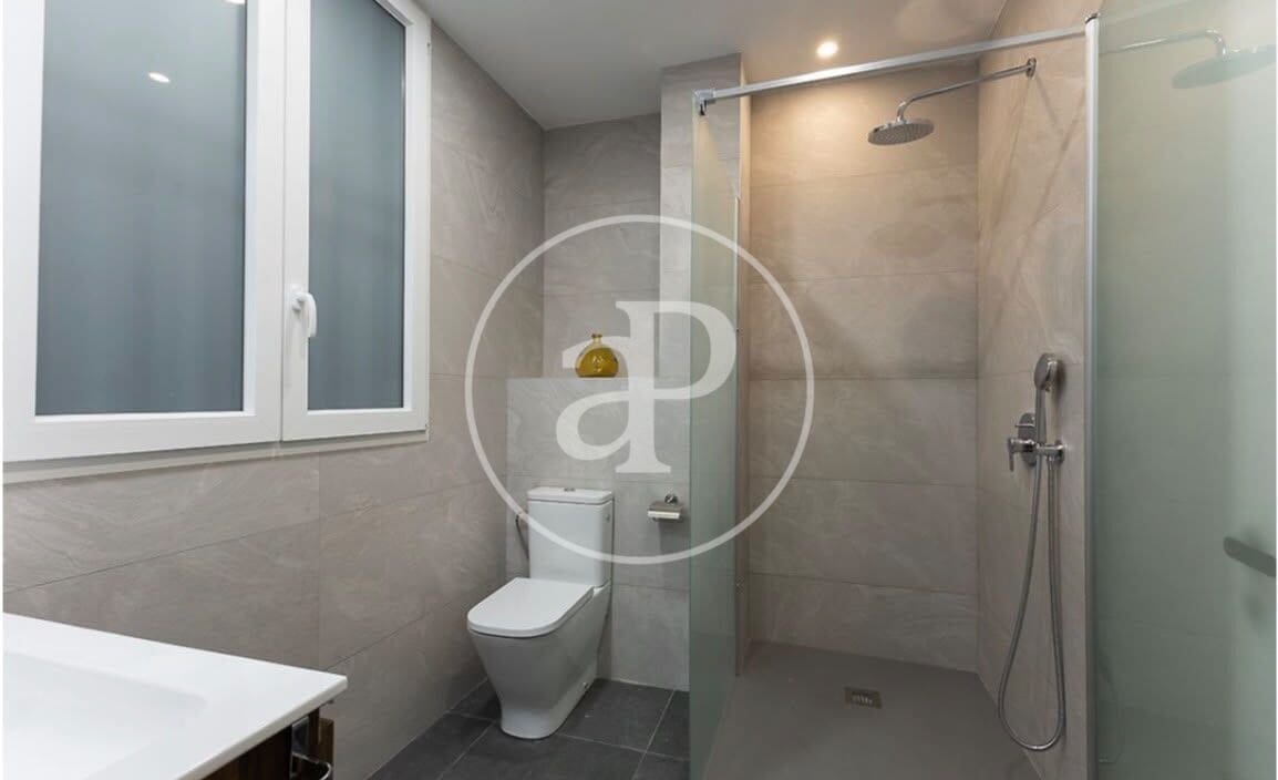 1 quarto Apartamento para arrendar em Valencia cidade - 2 000 € (Ref: 9958046)