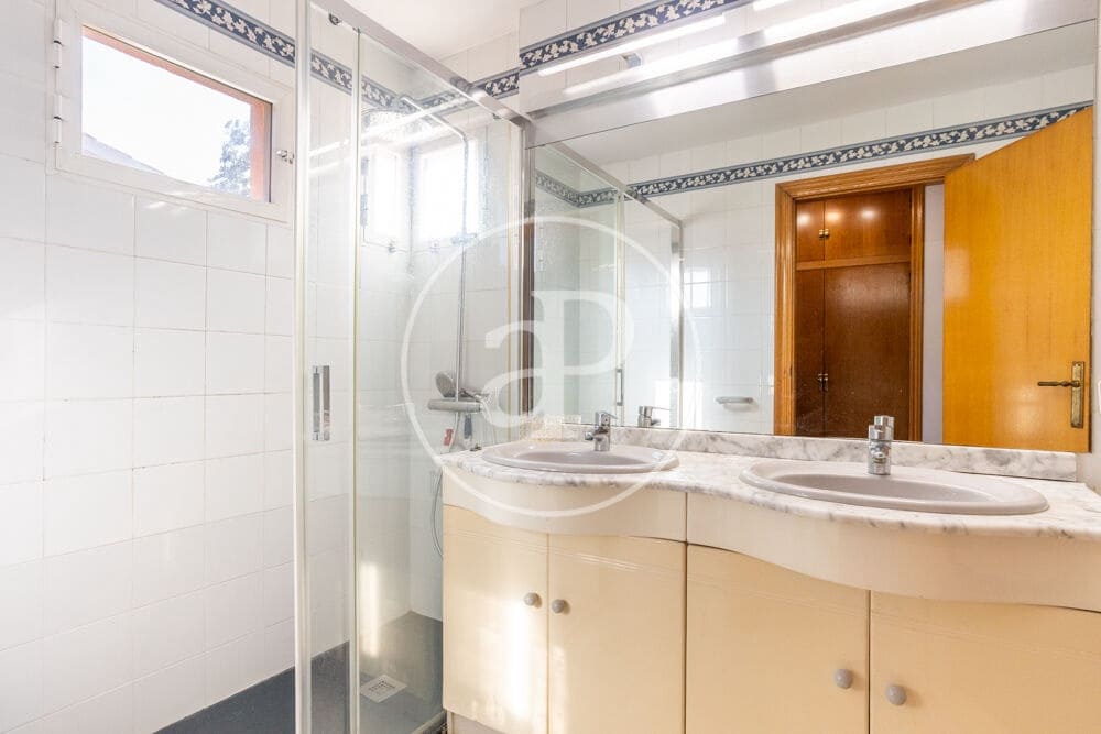 4 bedroom Villa for sale in Castello de la Plana with pool - € 440,000 (Ref: 9959839)