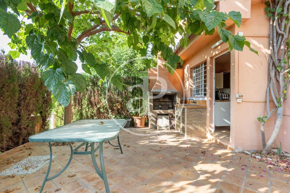 4 bedroom Villa for sale in Castello de la Plana with pool - € 440,000 (Ref: 9959839)