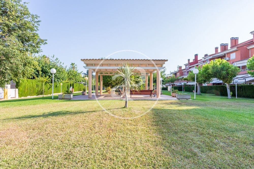 4 bedroom Villa for sale in Castello de la Plana with pool - € 440,000 (Ref: 9959839)