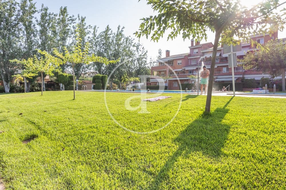 4 bedroom Villa for sale in Castello de la Plana with pool - € 440,000 (Ref: 9959839)