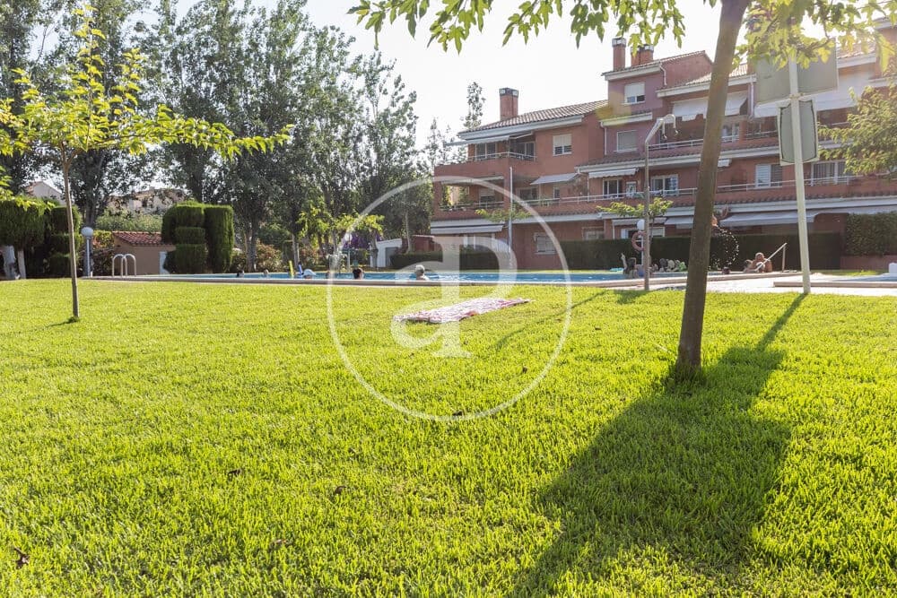 4 bedroom Villa for sale in Castello de la Plana with pool - € 440,000 (Ref: 9959839)