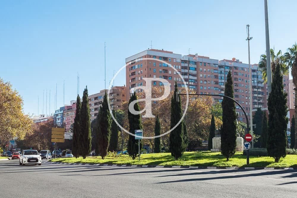 3 sypialnia Apartament do wynajęcia w Miasto Walencja z garażem - 2 300 € (Ref: 9959840)