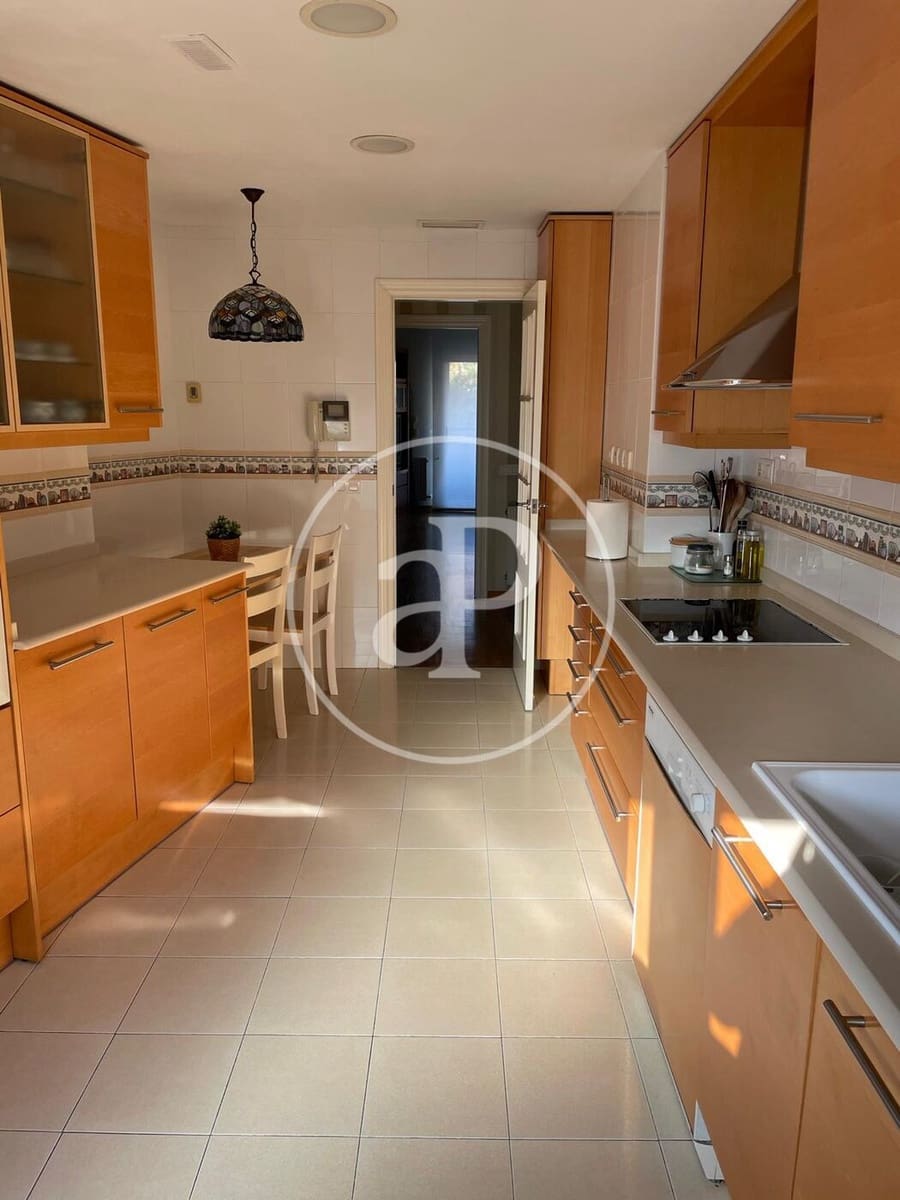 3 sypialnia Apartament do wynajęcia w Miasto Walencja z garażem - 2 300 € (Ref: 9959840)