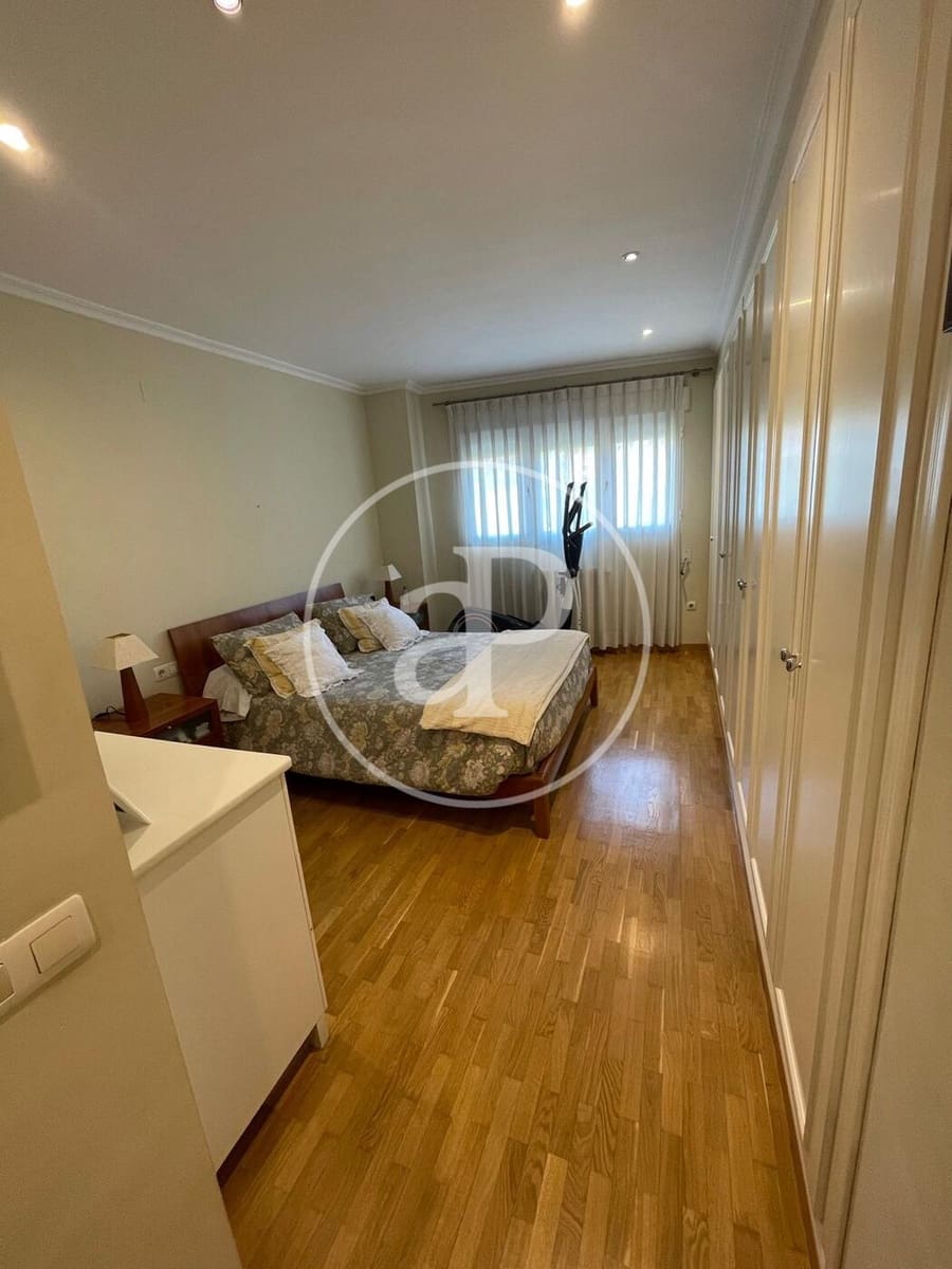 3 sypialnia Apartament do wynajęcia w Miasto Walencja z garażem - 2 300 € (Ref: 9959840)