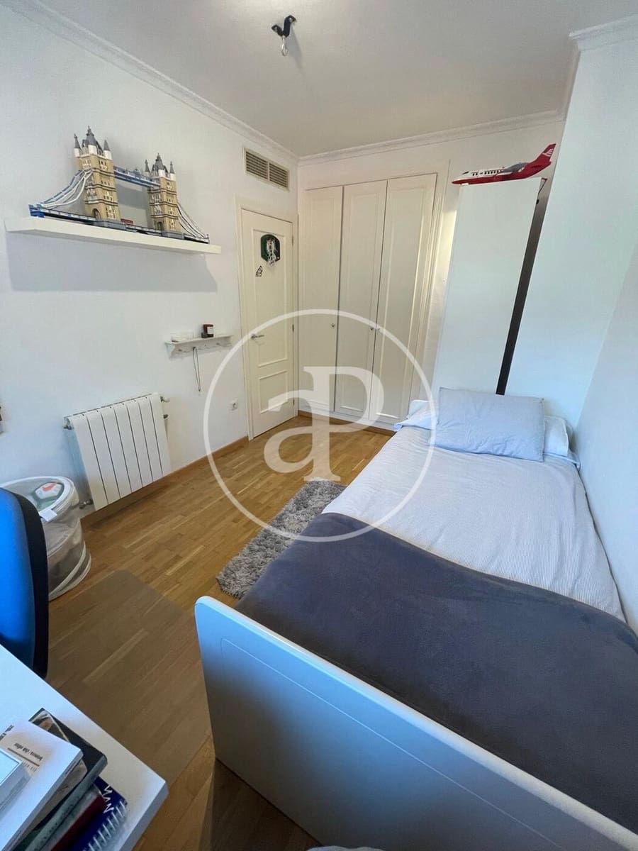 3 sypialnia Apartament do wynajęcia w Miasto Walencja z garażem - 2 300 € (Ref: 9959840)